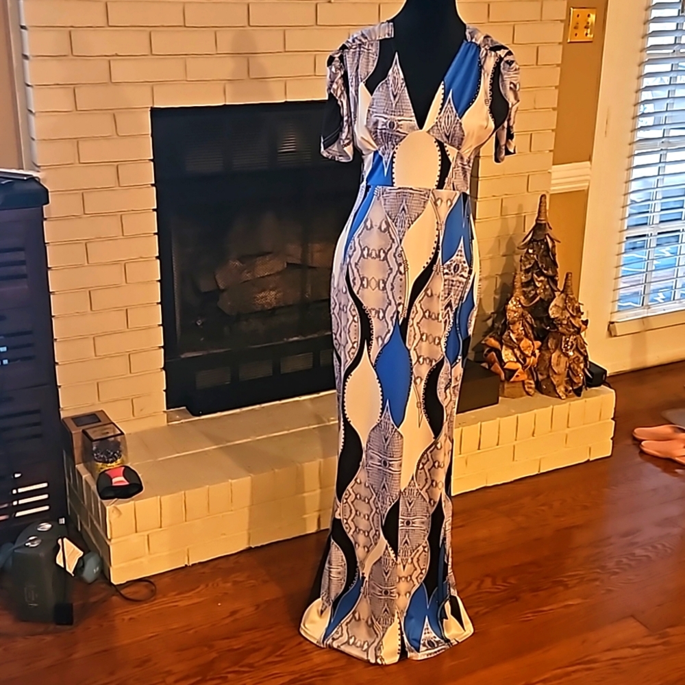 Blue pattern maxi dress